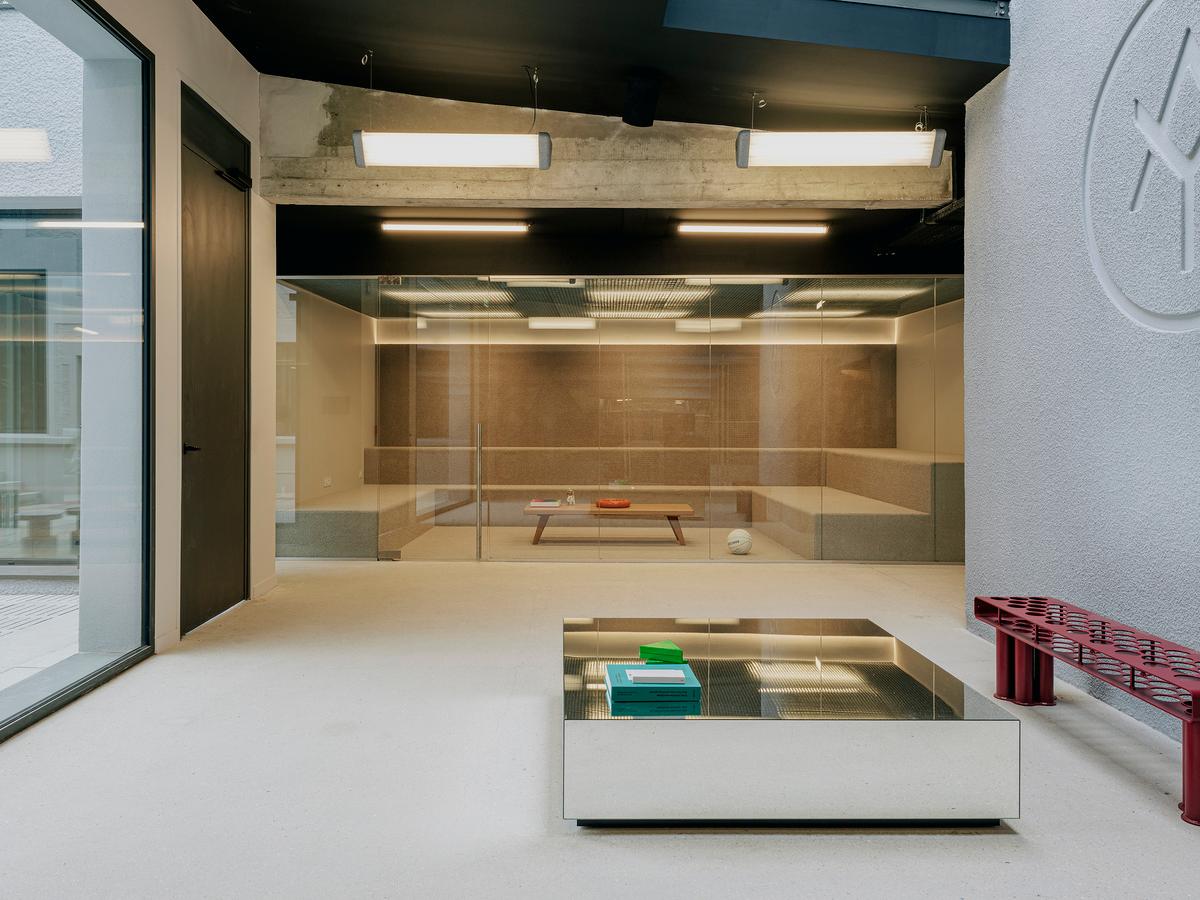 Yard House / Exbrayat Enrico Architectes