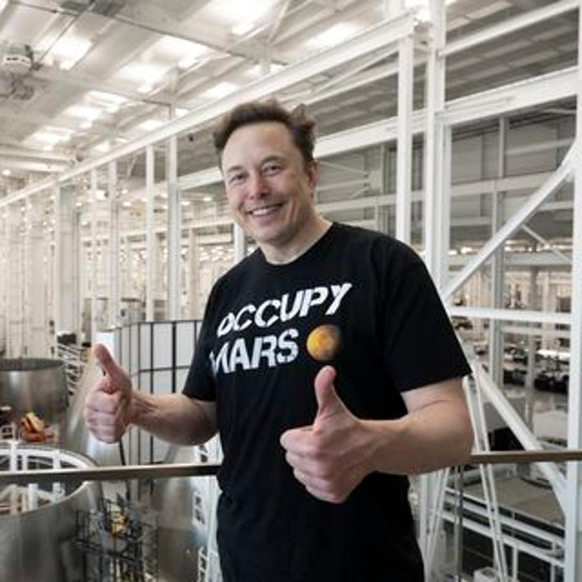 SpaceX Plans to Raise $75B in Its IPO