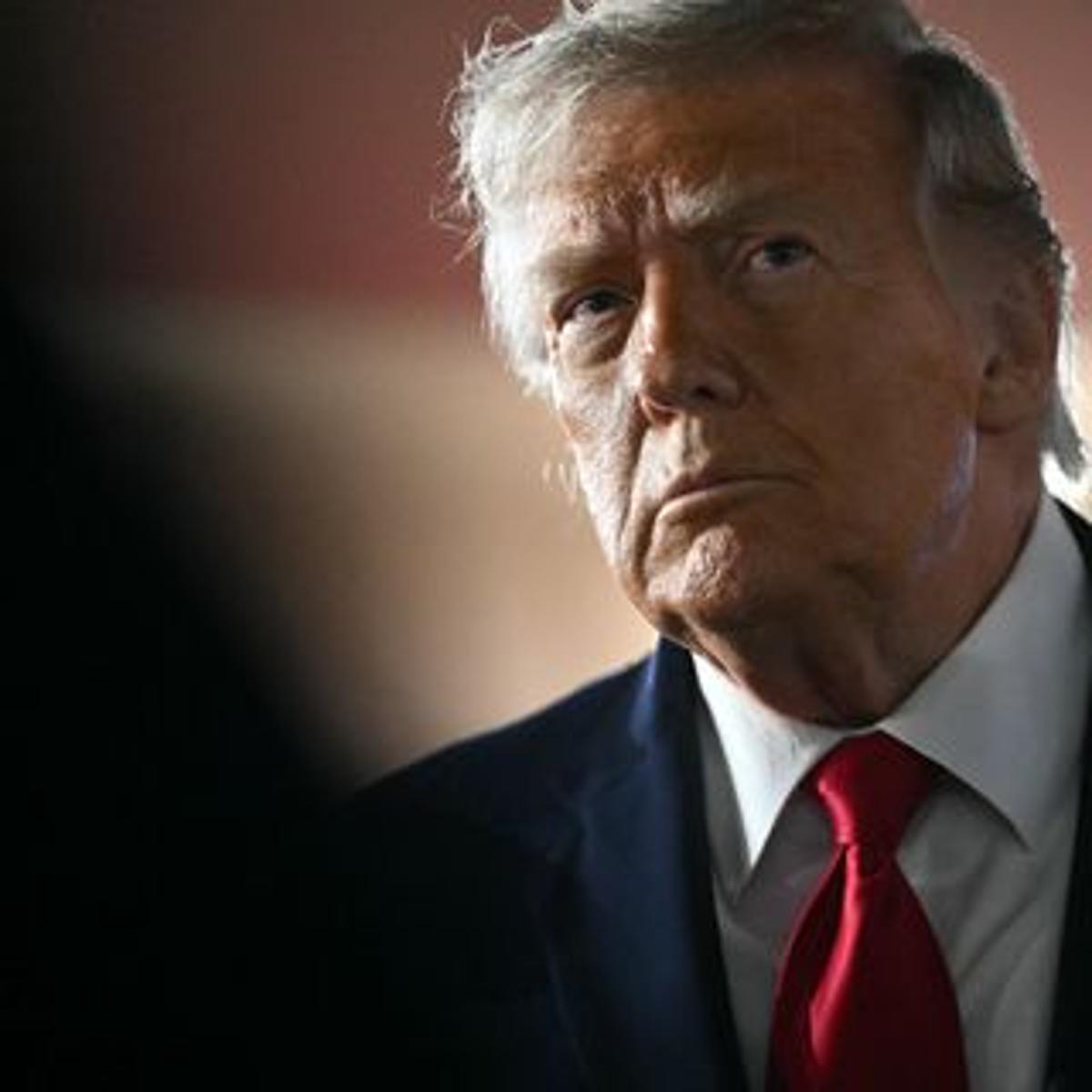 Trump Threatens to Seize Kharg Island as U.S. Strikes Continue