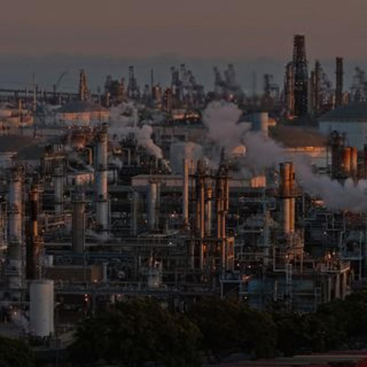 Oil Prices Plunge Following U.S.-Iran Ceasefire