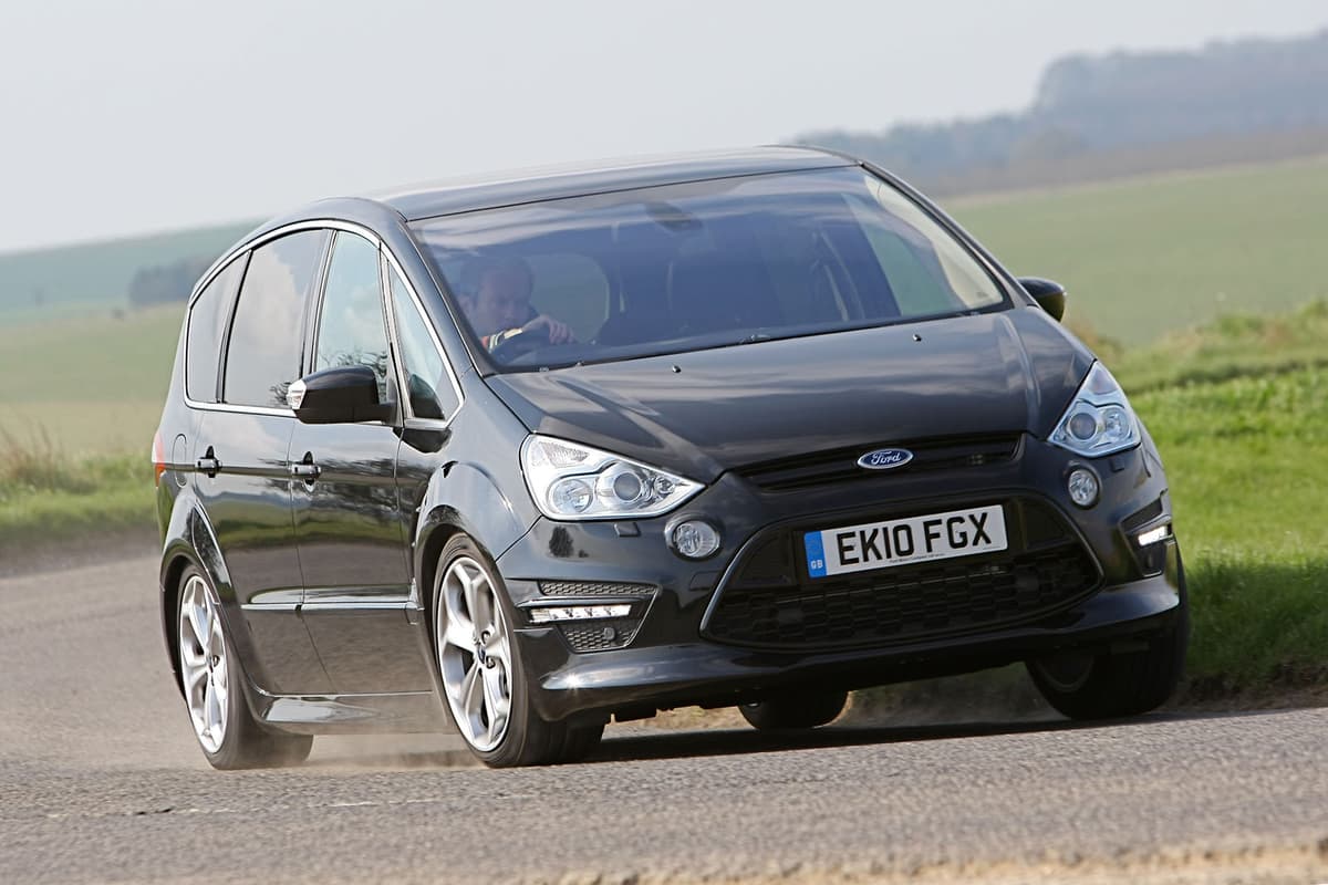 Seven Seats and More Space than a Bedsit: The Ford S-Max Is a £1500 Bargain