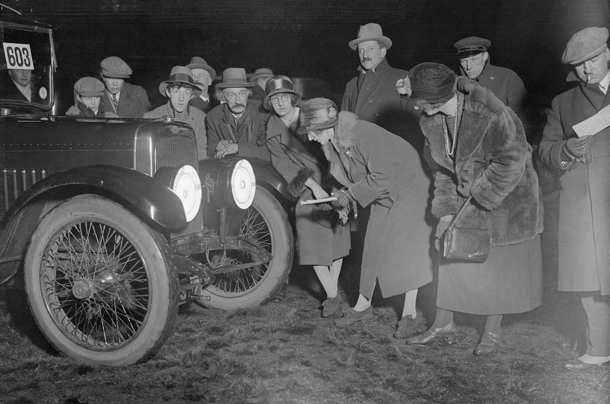 From Gas Lamps to LEDs: The 100-Year War on Headlight Glare