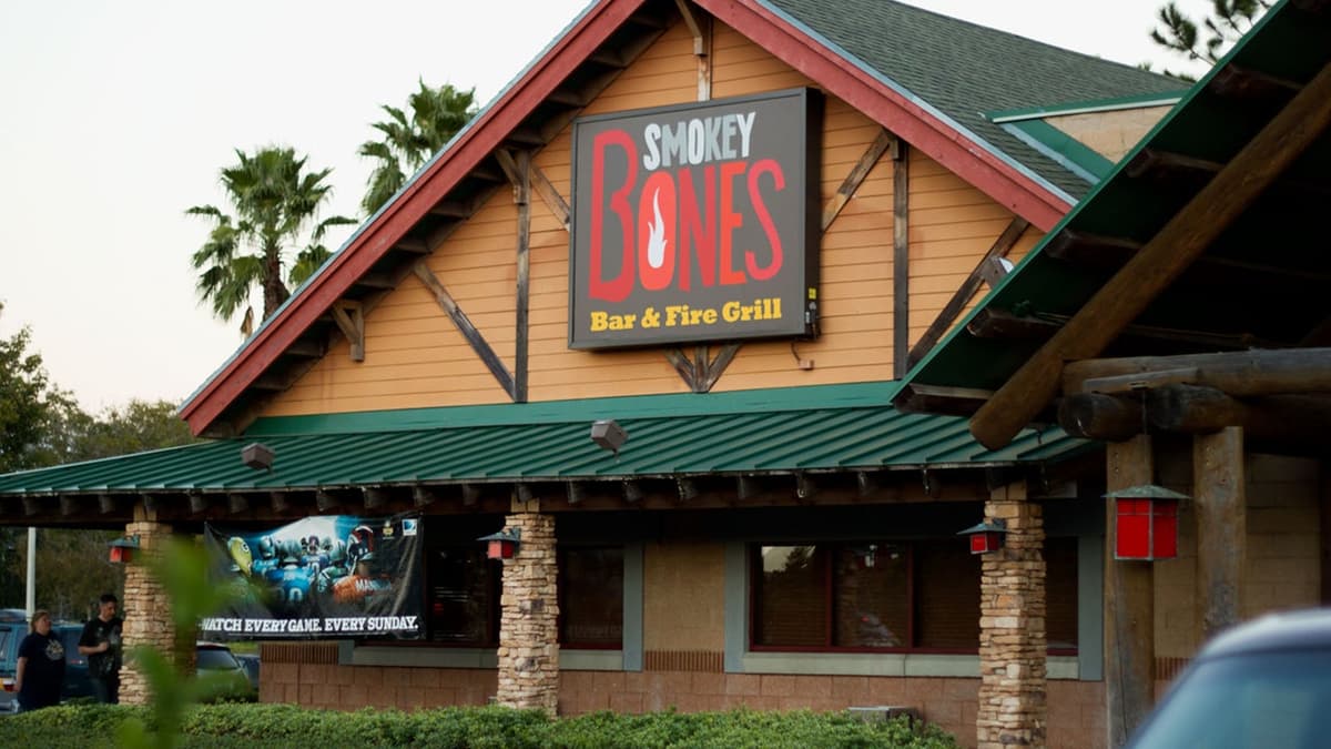 Smokey Bones Just Closed All of Its Stores: See a List of Doomed Locations