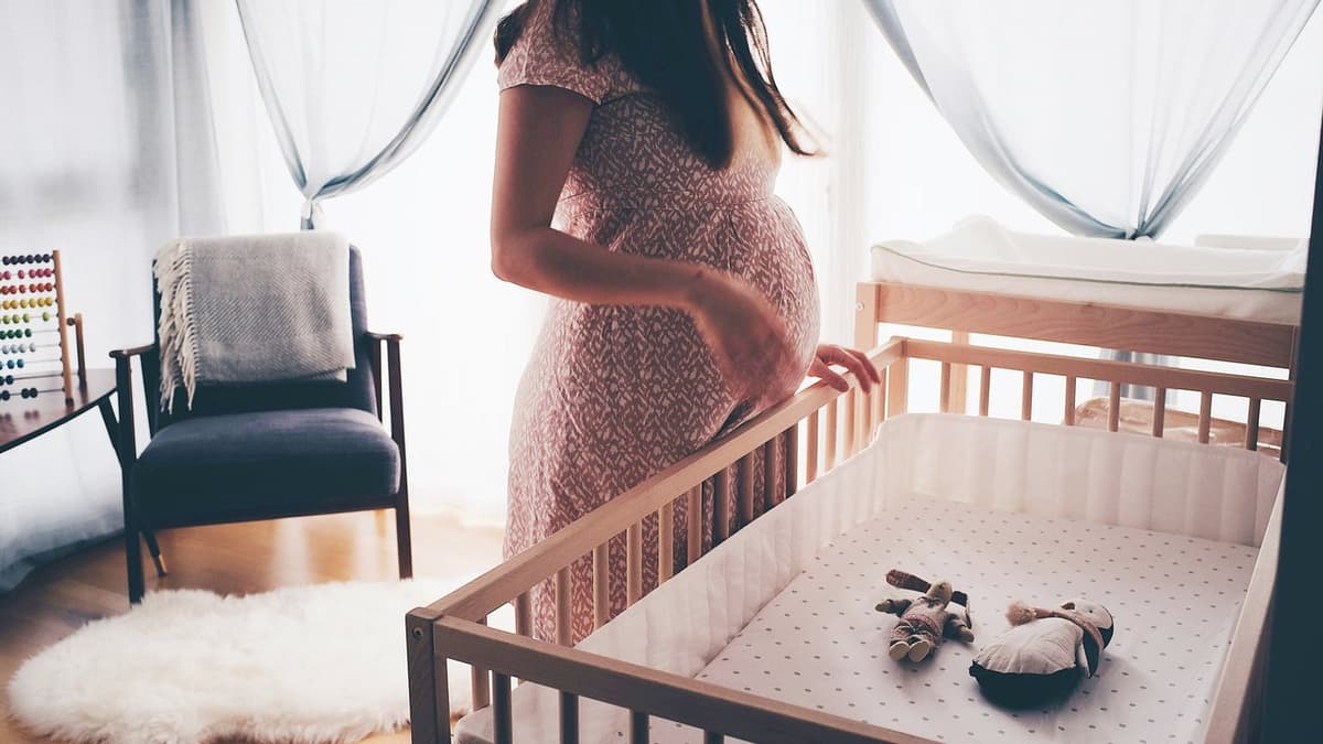 A Surprising Pregnancy Trend Is Alarming Health Experts