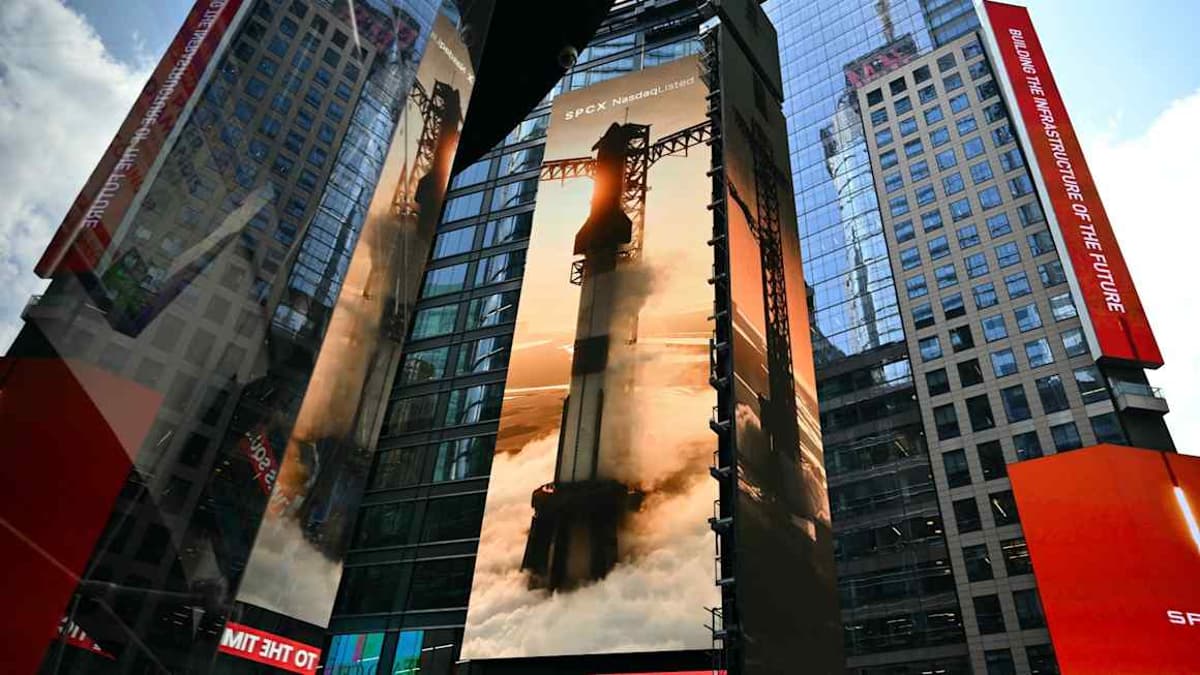 SpaceX Leapfrogs Amazon to Become World’s Fourth-Most Valuable Company