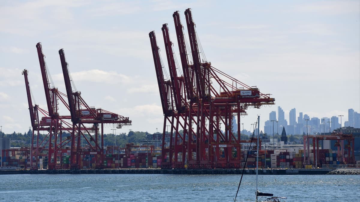 Canadian Pension Giant Halts Deals with DP World over Chief’s Epstein Ties