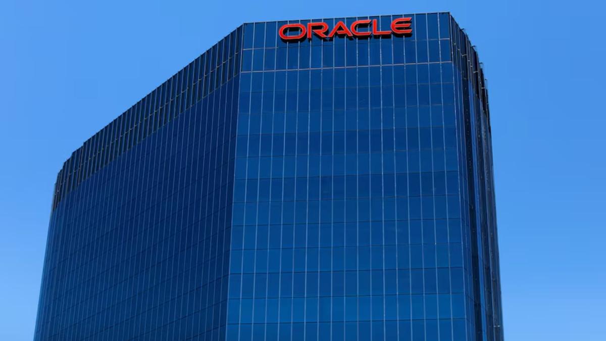 Oracle Plans to Raise up to $50B for AI Infrastructure via Debt and Equity Financing