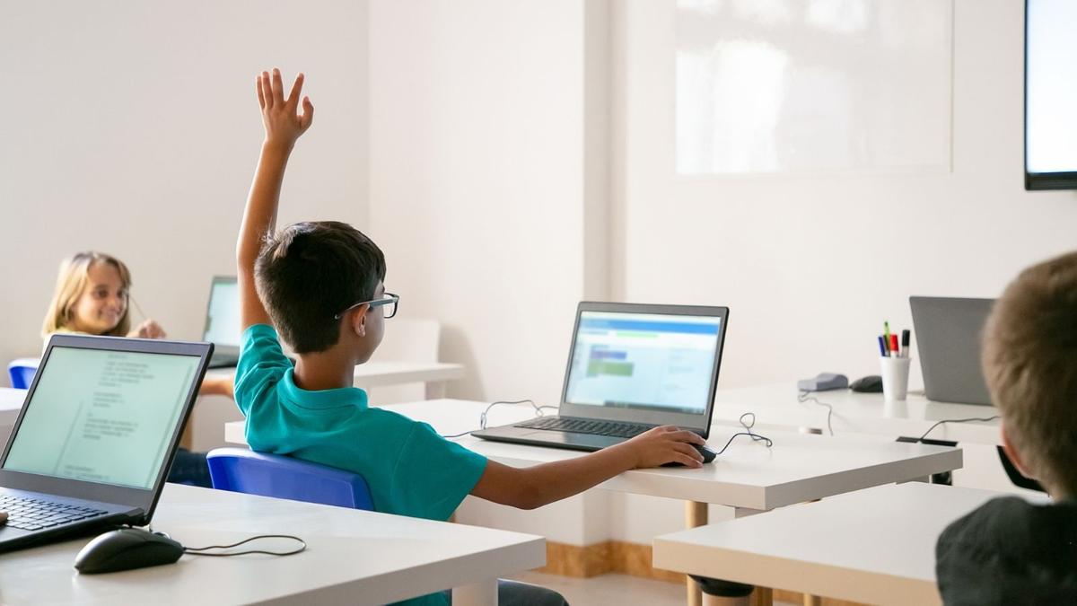 Arduino, Qualcomm Bring On-Device AI and Robotics Learning to Indian School Systems