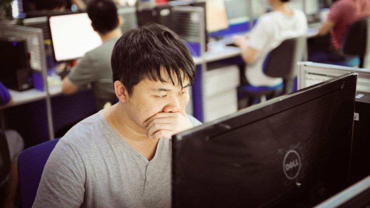 Software Engineers More Nervous over AI-Driven Job Loss than Teachers: Anthropic Study