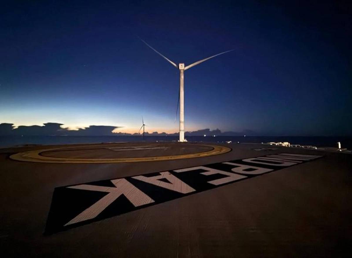 Cadeler Installs Final Turbine at RWE's 1.4GW Sofia Offshore Wind Farm