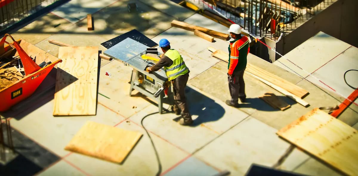 Struggling to Find an Electrician or Builder? 5 Reasons for Australia’s Tradie Shortage
