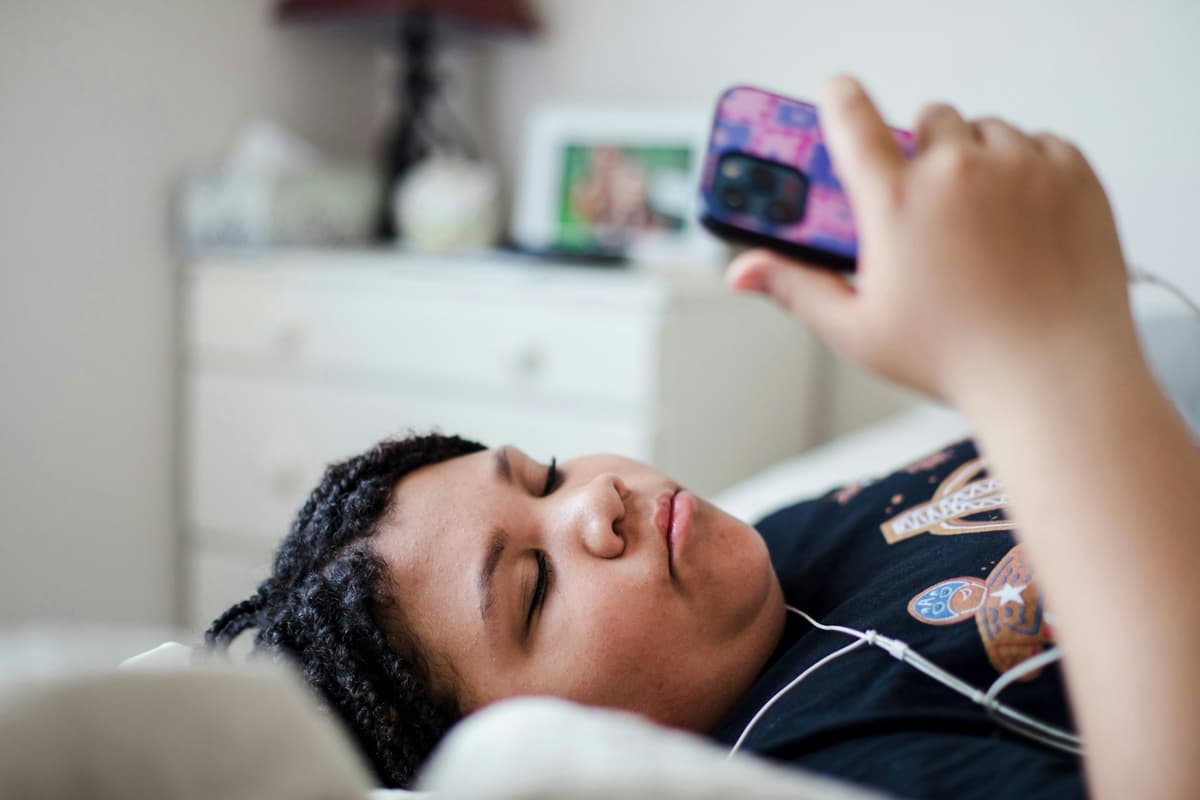 Kids on Social Media More than Two Hours a Day at Higher Risk of Mental Illness