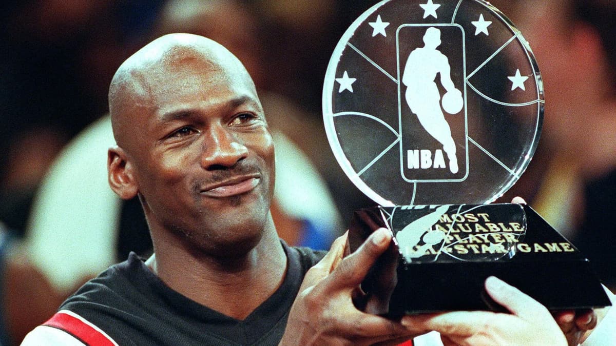The 3 Words Michael Jordan to Instantly Build Self-Respect and Camaraderie