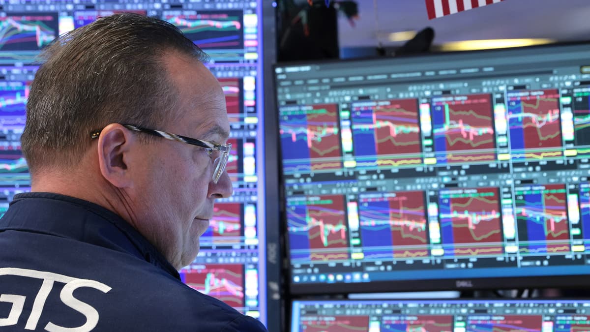 Wall Street Just Broke a 20-Year Seasonal Habit—And It’s a Massive Signal for the Economy