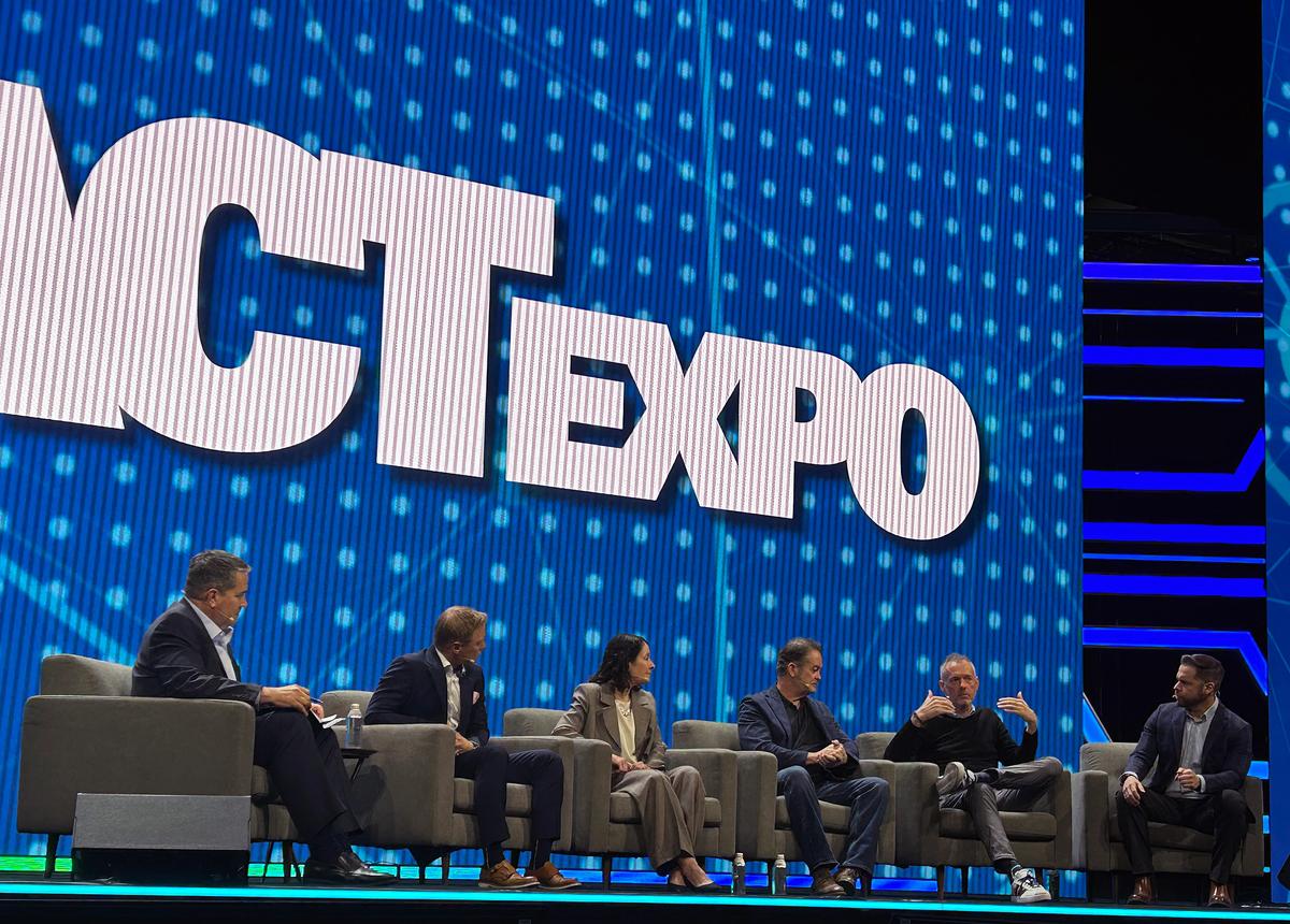 How Are Trucking Fleets Using AI?