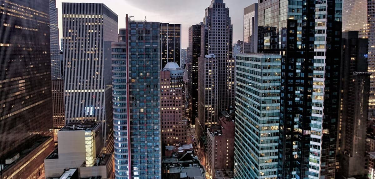 Beyond Hyperscale: Why Enterprise Data Centers Still Matter in the AI Era