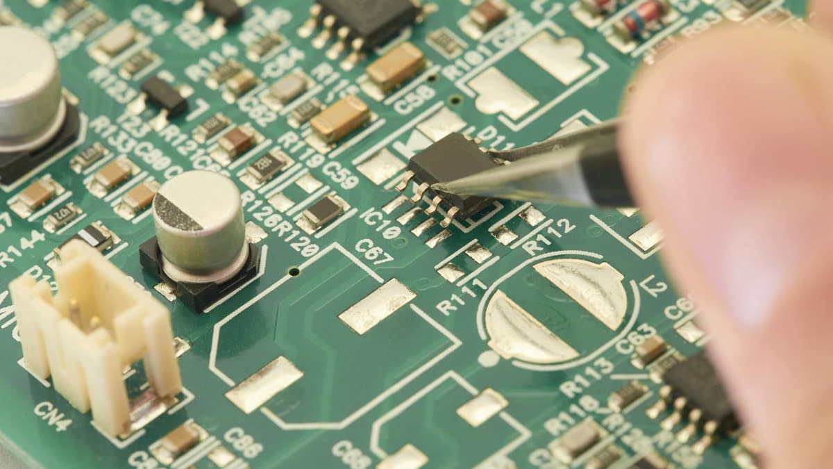 Wide-Input Op Amps Deliver Precision Signal Conditioning