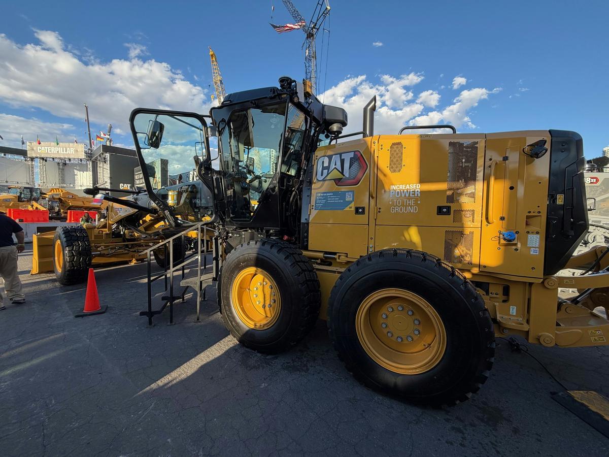 Caterpillar Debuts 150, 160 Motor Graders