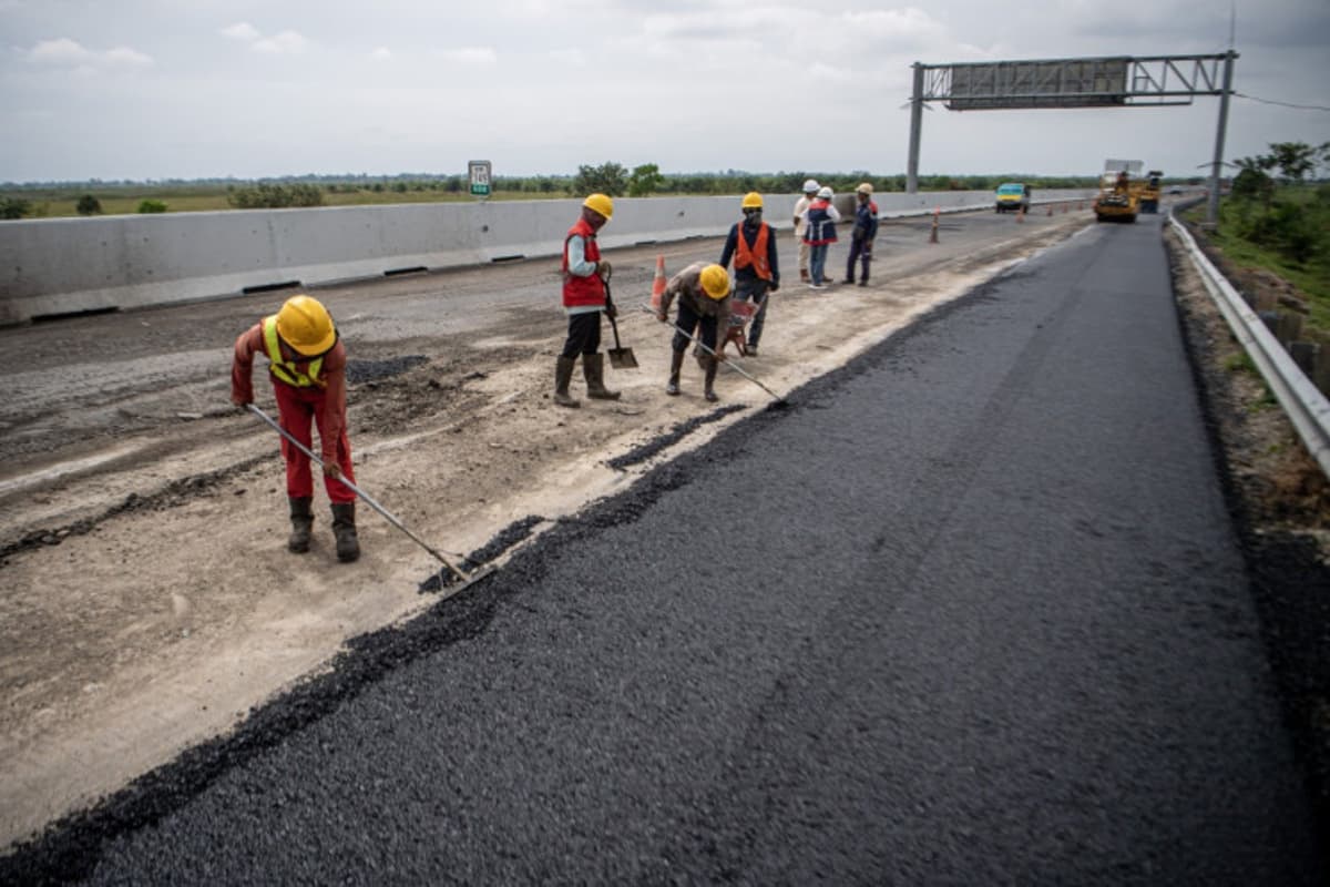 Weak Rupiah Puts Pressure on Strategic Projects