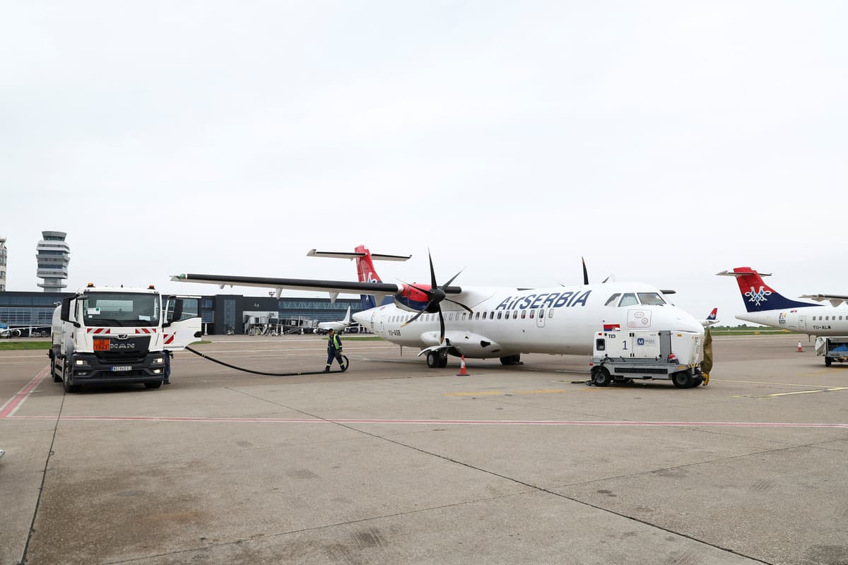 Airlines Lower some Fares Amid Falling Demand