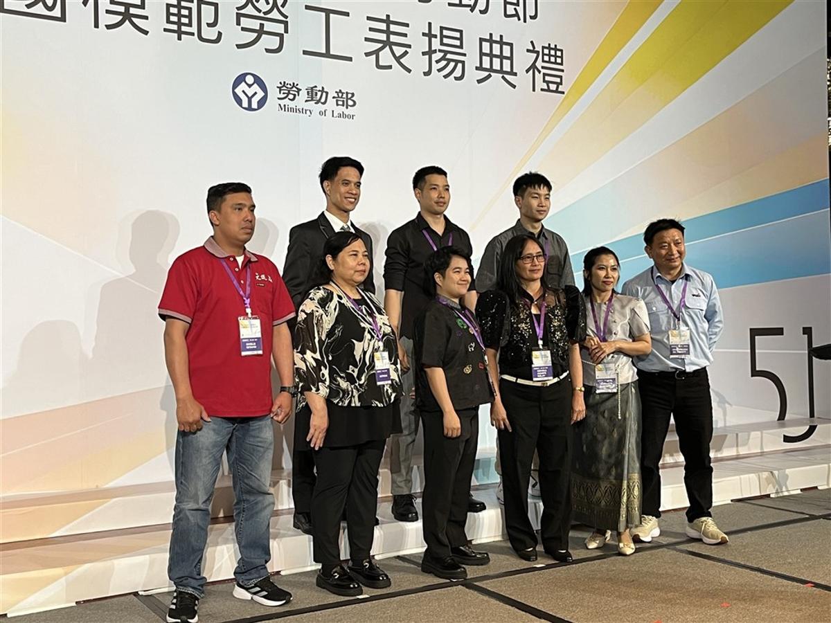Premier Guarantees Taiwan's Minimum Wage to Exceed NT$30,000 Next Year