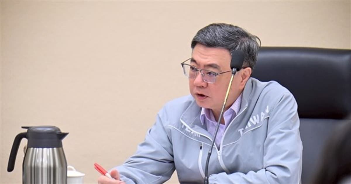 Premier Directs Ministries to Assist Shipping Companies