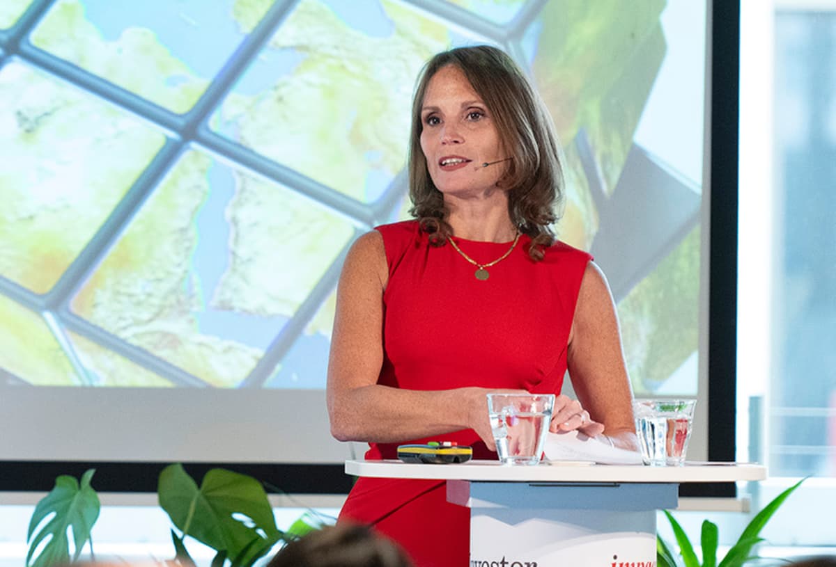 “Even if You’re Entirely Right Today, that Doesn’t Mean You Will Be Tomorrow” – Evalinde Eelens