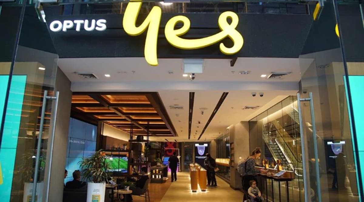 Optus to Bring All 80 Licenced Retail Stores Back Under Its Control