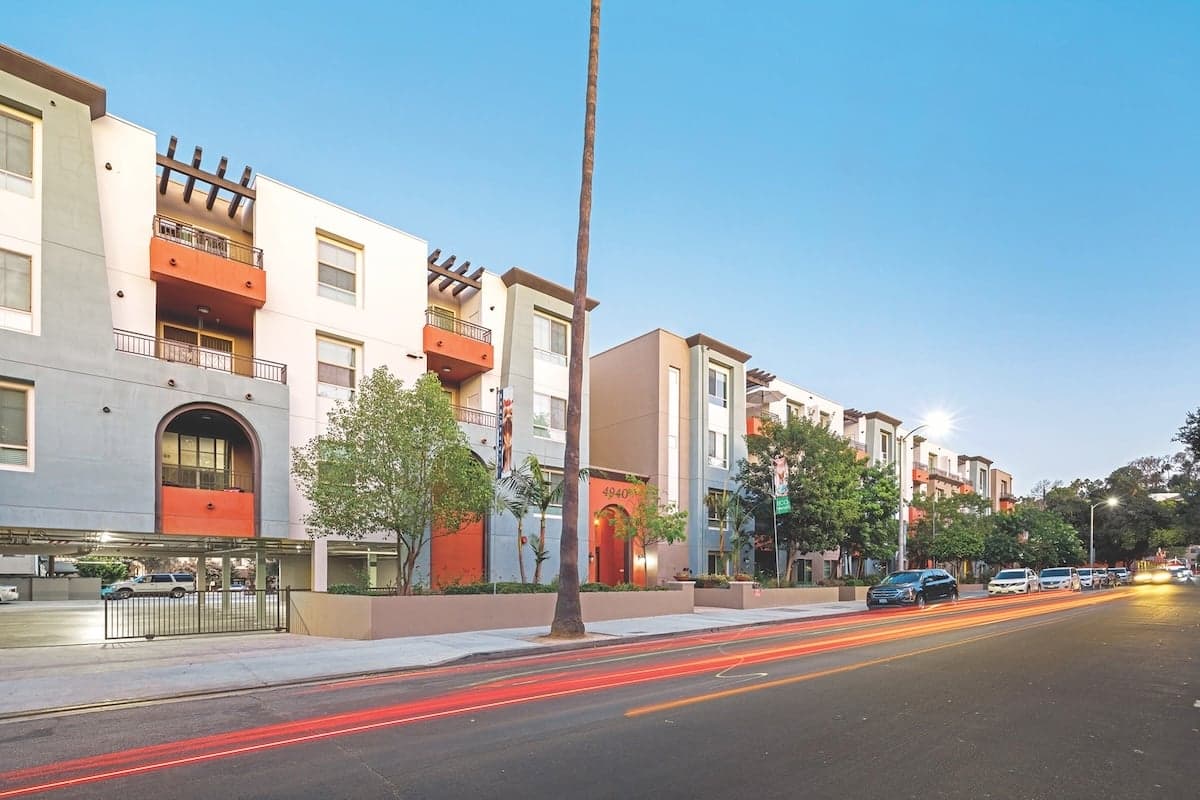 Universe Holdings Development Acquires Park Encino Apartment Complex for $28M