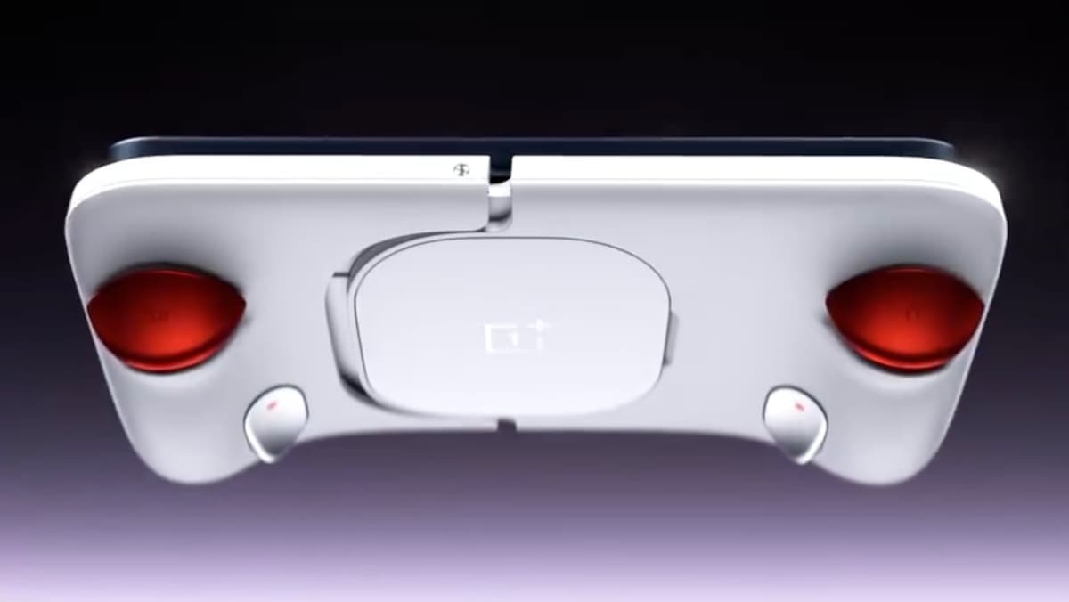 The 'Gun God' Controller Turns One Plus' New Smartphone Into a Sleek Handheld Gaming Console