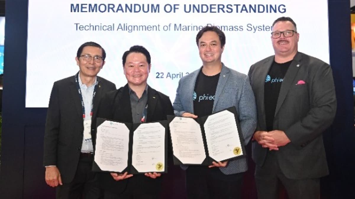 Phi Earth and ABS Sign MOU at Singapore Maritime Week