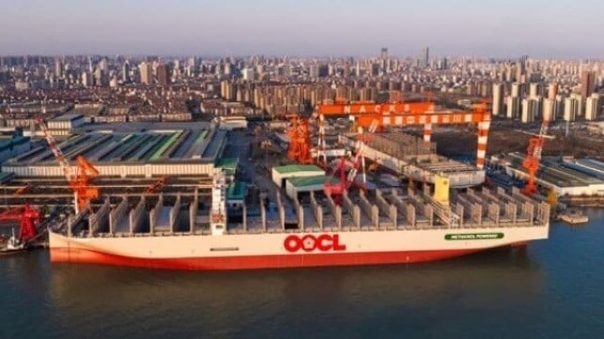 China Names Largest Methanol Dual-Fuel Boxship Expanding Green Shipping