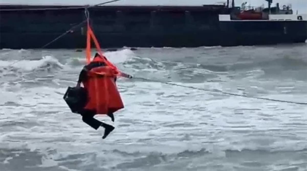 Turks Use Breeches Buoy to Rescue Crew From Grounded Cargo Ship