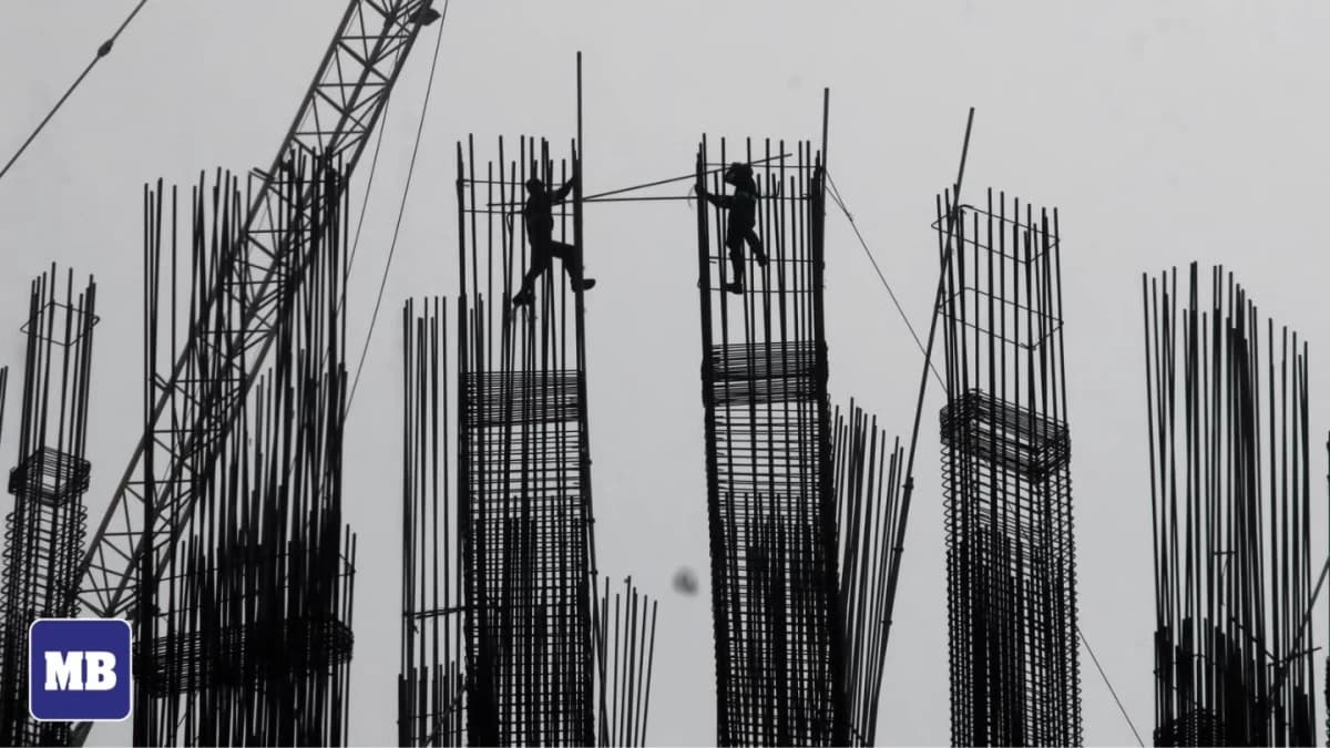 Gov’t Infra Spending Plunges 44% as Graft Crackdown Halts Projects