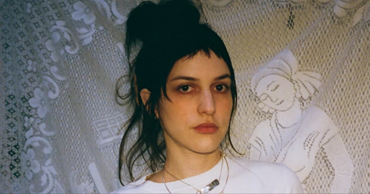 Watch Oklou Cover Plain White T’s “Hey There Delilah”