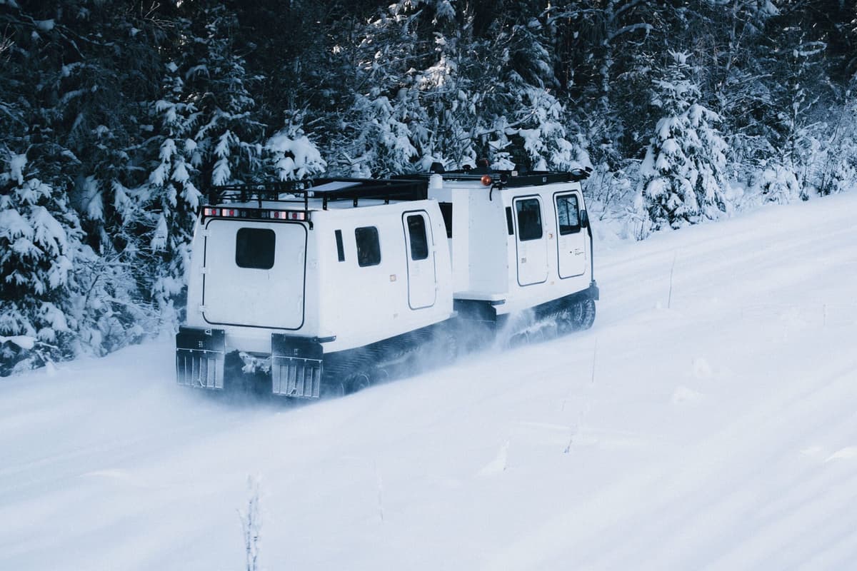 Einride to Develop Swedish Dual-Use Tracked AV