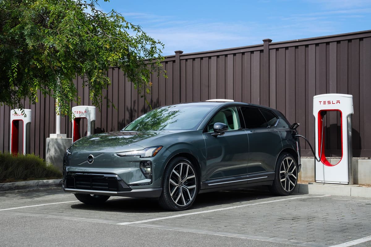 Volvo Drivers to Access Tesla Superchargers in Europe
