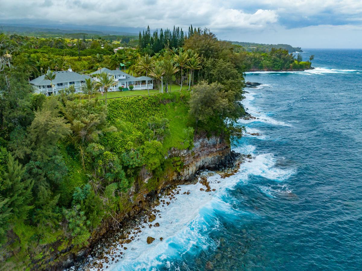 Where to Stay Near Hawaii Volcanoes National Park: Hotels, Vacation Rentals, and Treehouses