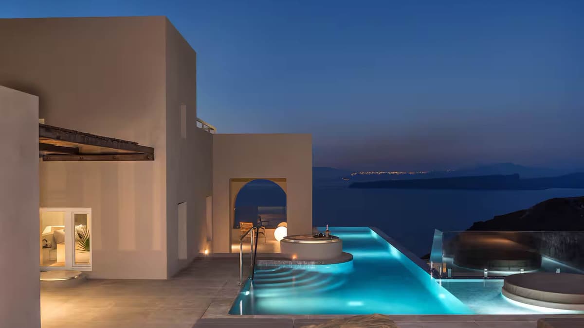 15 Airbnbs Worth Booking for the Pool Alone