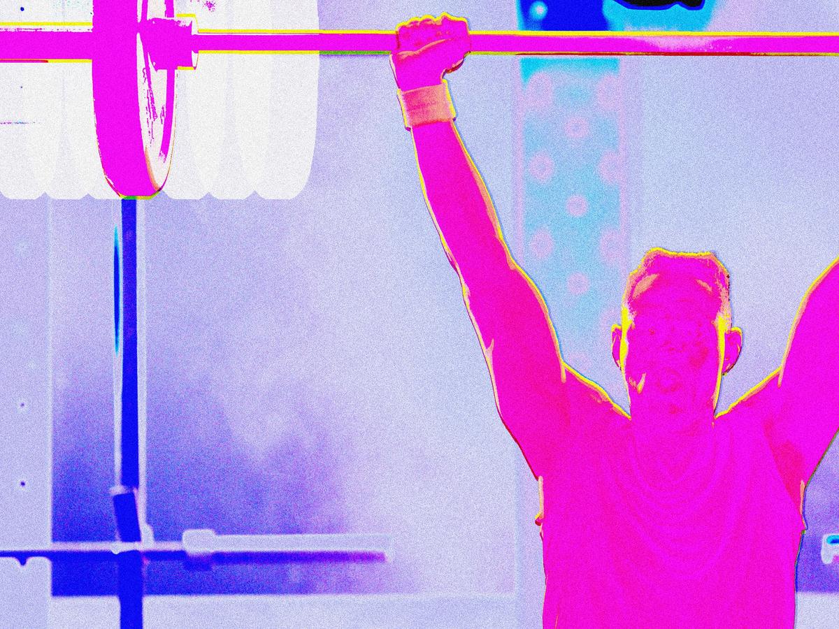 How to Increase Your Overhead Press, According to a 4-Plate Presser