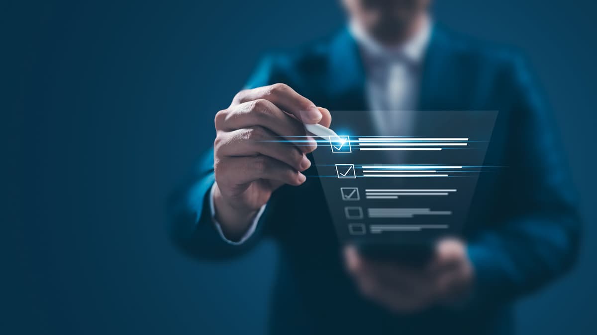 Investors Fly Blind Into Private Funds