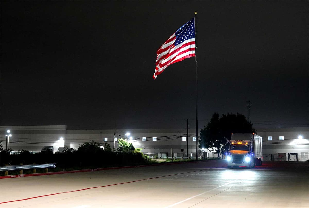 Big Week for U.S. Autonomous Trucks, While China Shuts Down Autonomy