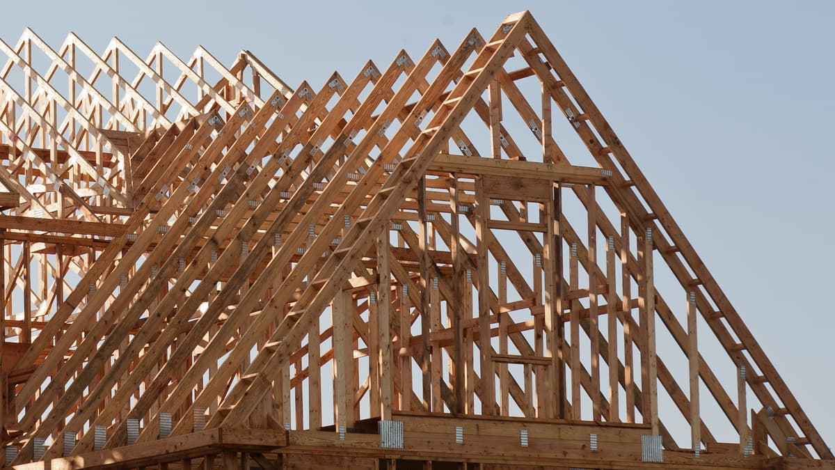 Single-Family Home Construction Slows in April as Builders Grapple With Rising Rates