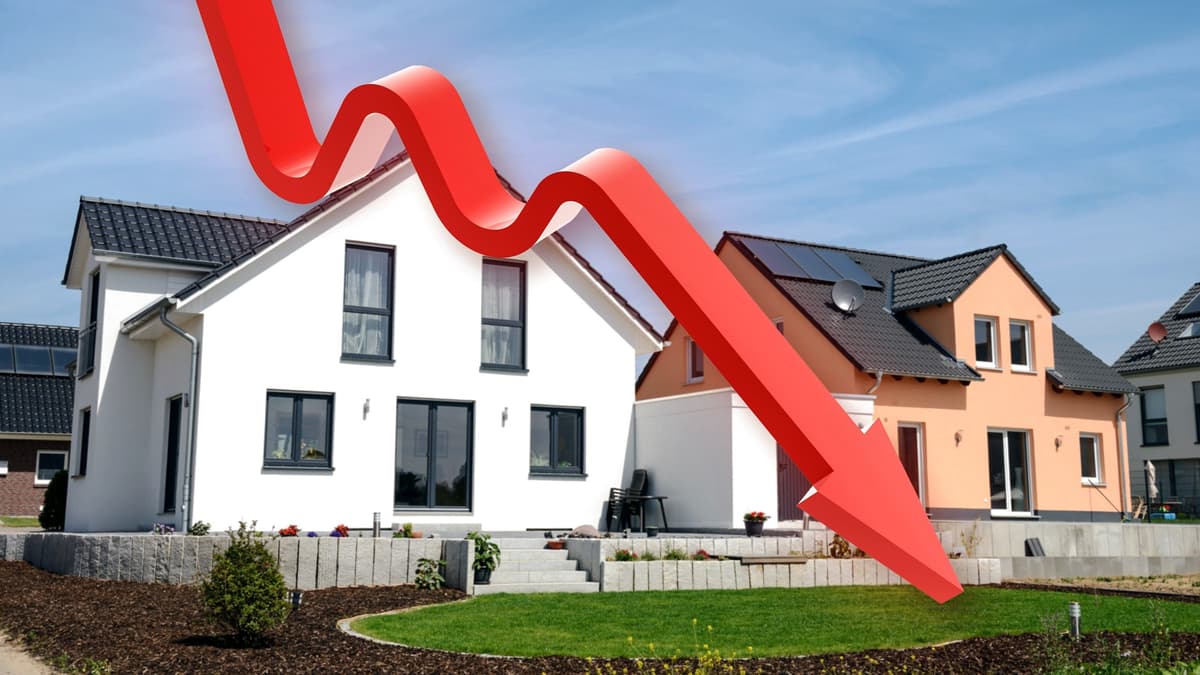 Home Purchase Loans Plunge to 12-Year Low as High Mortgage Rates Crush Affordability
