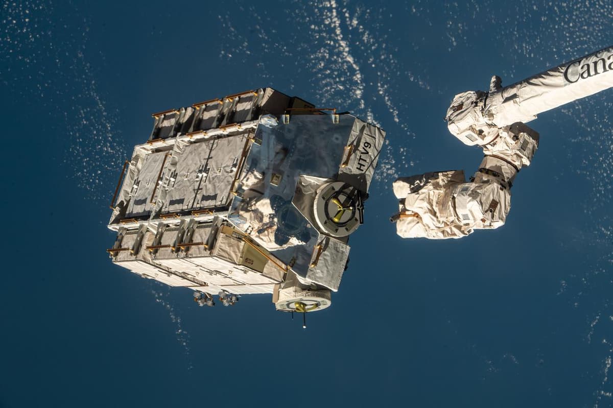 NASA’s Most Important Robot Arm Broke – Can Astronauts Repair Canadarm2?