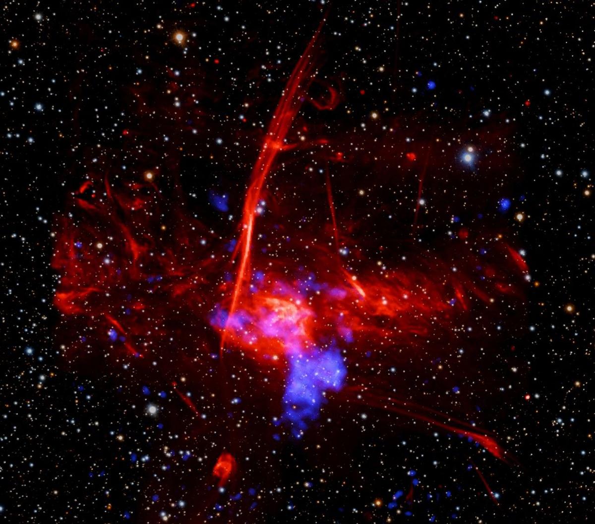 Chandra X-Ray Observatory Data Points To Supernova Near Galactic Center