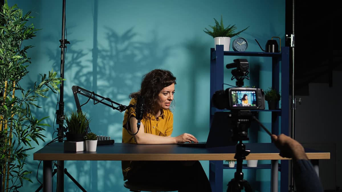 The New Creator Economy: How Women Are Monetizing Intimacy on Their Own Terms