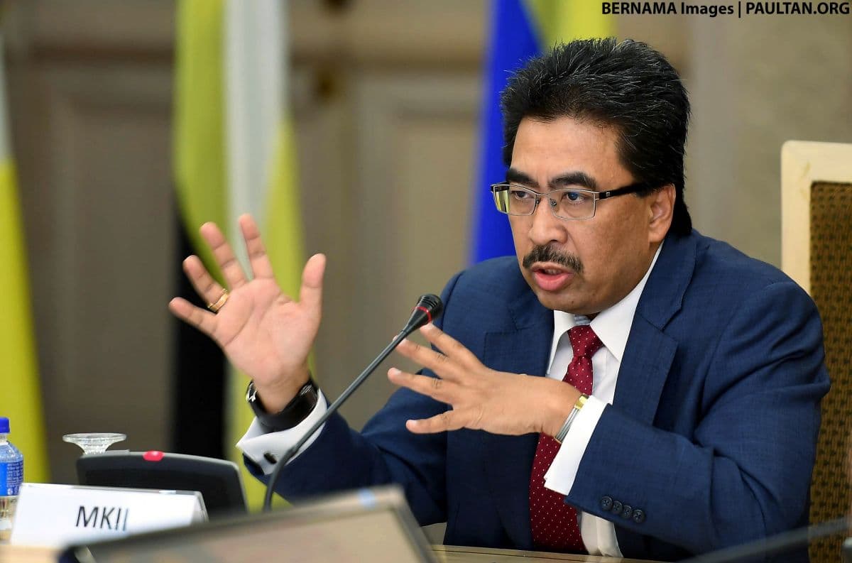 Malaysia Does Not Export Oil to Other ASEAN Countries as It Still Imports 400,000 Barrels a Day – MITI’s Johari
