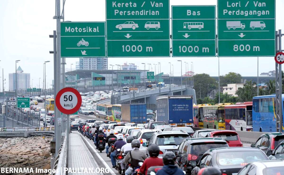 MY-SG Second Link Heavy Vehicle Congestion to Be Brought to the Attention of Home Ministry – Loke
