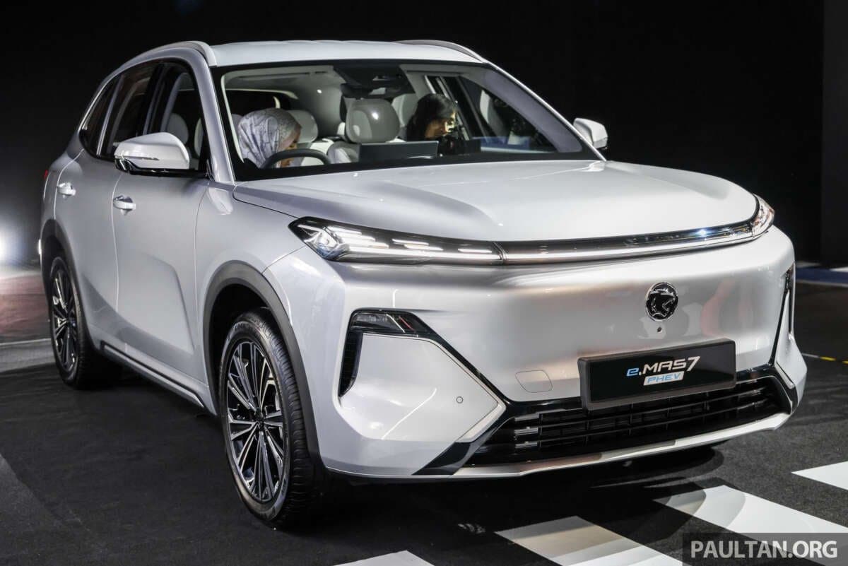 Proton eMas Hits 10k Registrations in 2026, More than Entire 2025; eMas 7 PHEV Gets over 6.5k Bookings